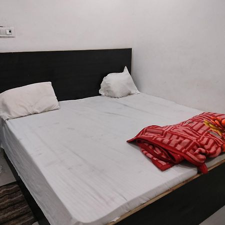 Hotel R G Sewa Sadan Mathura Exterior foto
